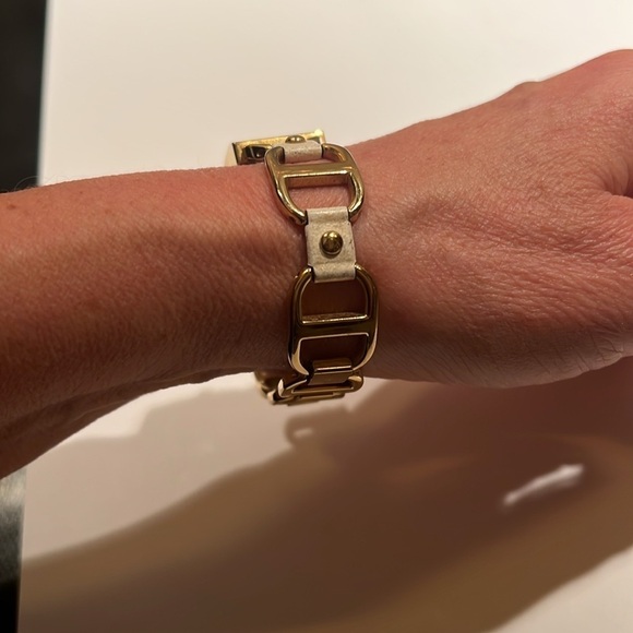 Michael Kors Goldtone White Leather Bracelet Watch - Picture 8 of 9